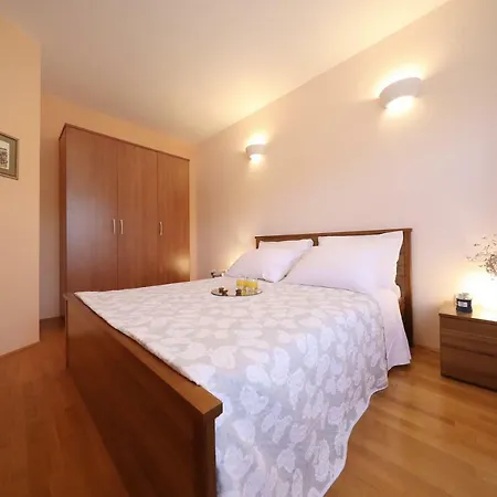 Marnii Apartment