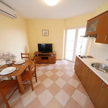 Marnii Apartment *