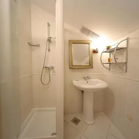Marnii Apartment