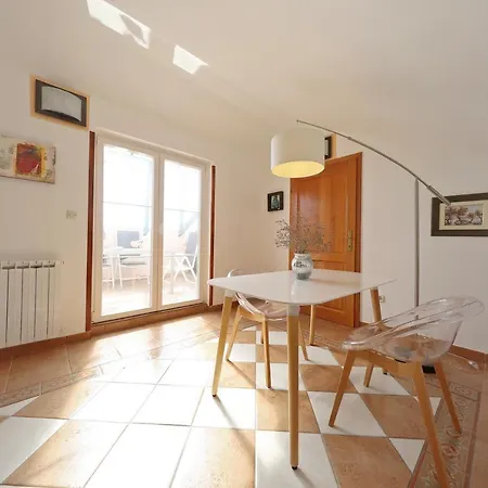 Marnii Apartment